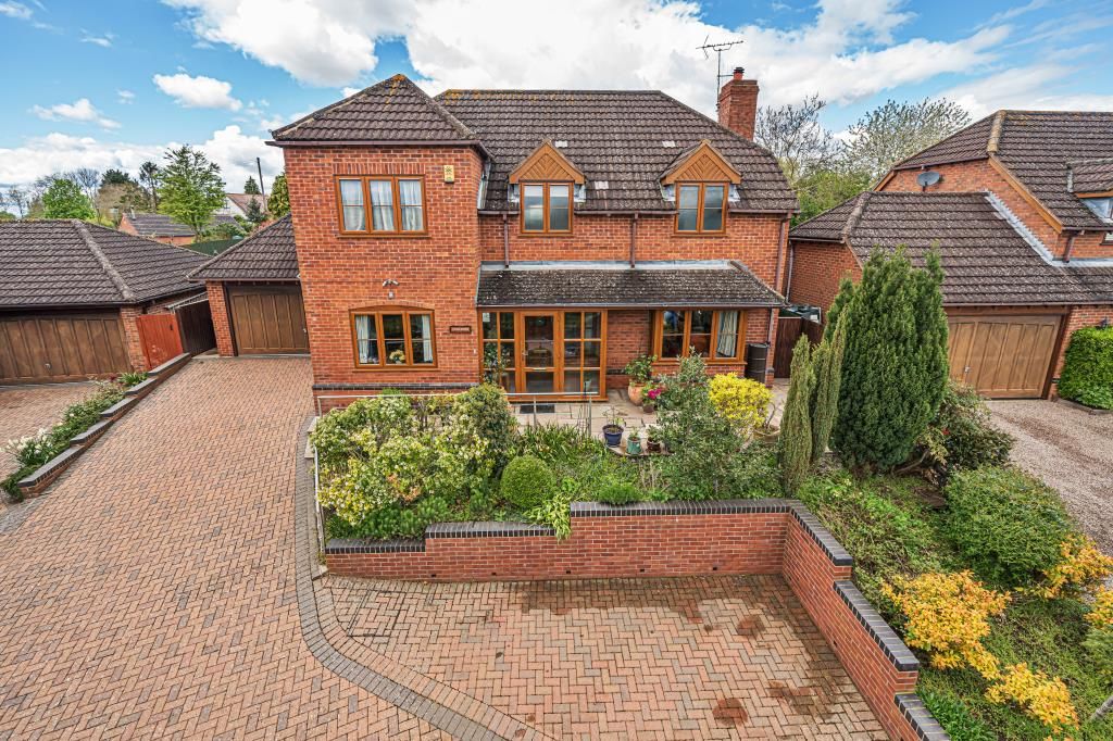 4 bed detached house for sale in Crown Lane, Defford WR8, £650,000