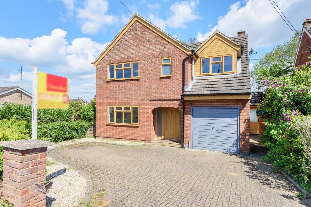 4 bed detached house for sale in Eythrope Road, Stone HP17, £630,000