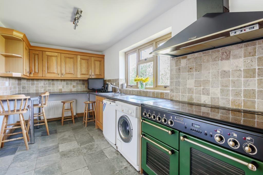 4 bed detached house for sale in Eythrope Road, Stone HP17, £630,000