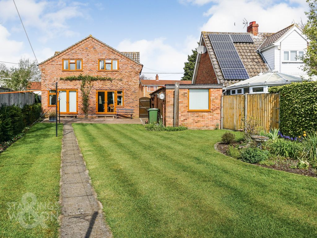4 bed detached house for sale in Ashwellthorpe Road, Wreningham, Norwich NR16, £600,000
