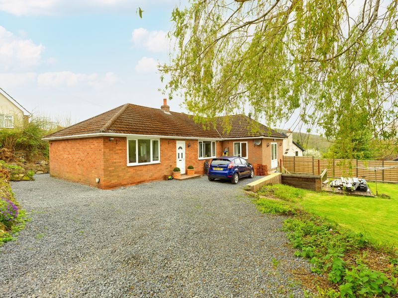 3 bed detached bungalow for sale in Laverocks, Maypole Rd, Broseley Wood TF12, £390,000