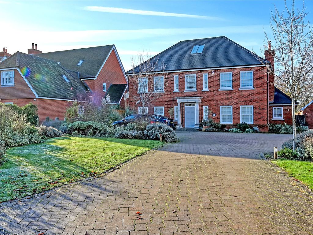 7 bed detached house for sale in Causeway End, Felsted, Dunmow CM6, £1,650,000