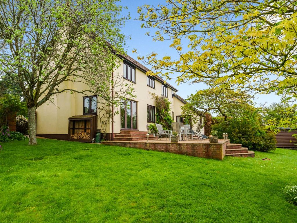 4 bed detached house for sale in Shillingford Abbot, Exeter EX2, £675,000