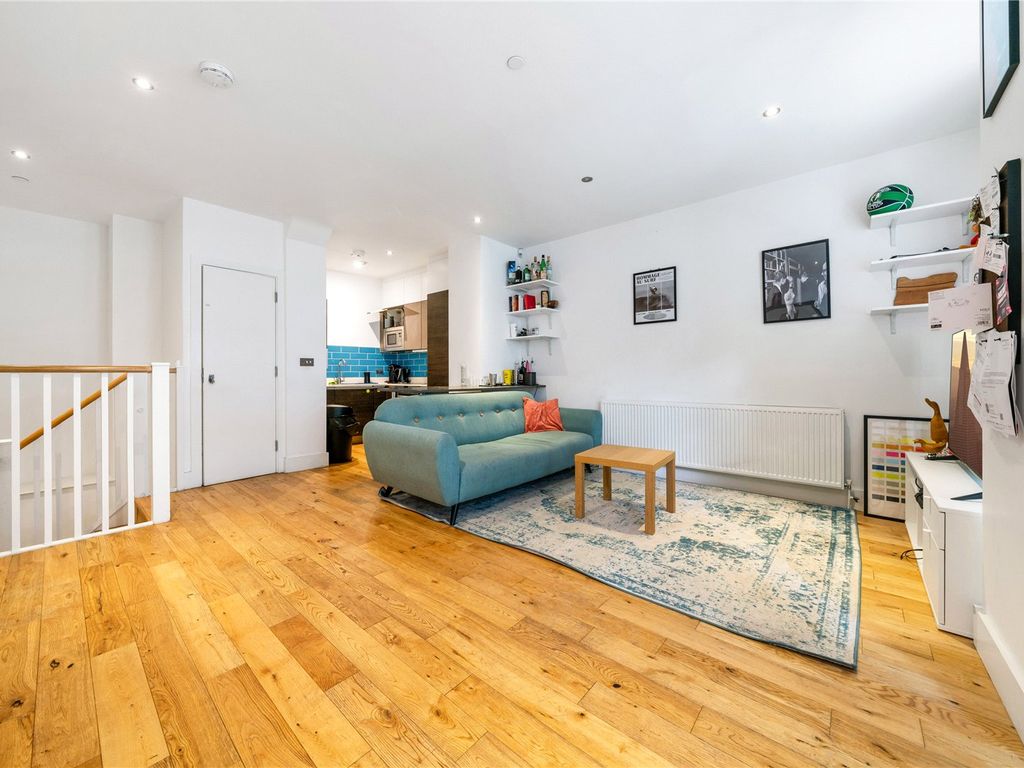 2 bed flat for sale in Balmes Road, London N1, £445,000
