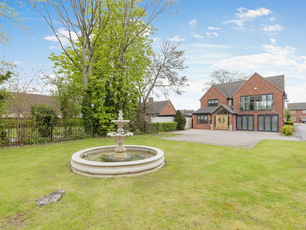 5 bed detached house for sale in Lodge Close, Leicester Forest East, Leicester LE3, £650,000