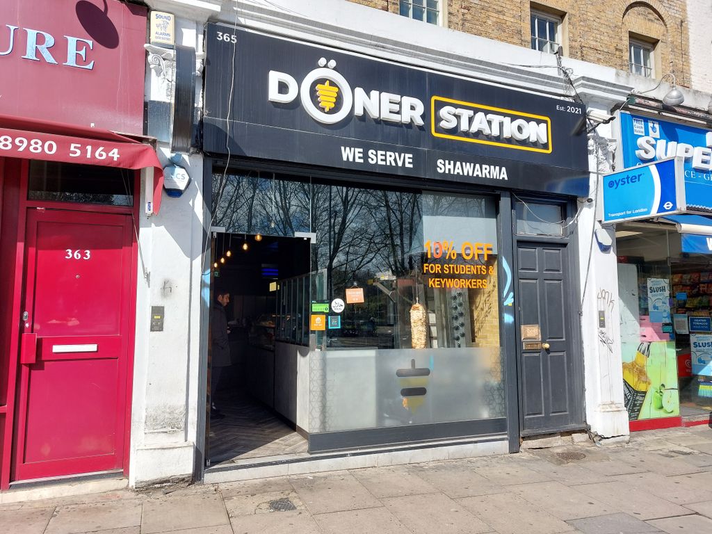 Restaurant/cafe to let in Mile End Road, London E3, £21,000 pa