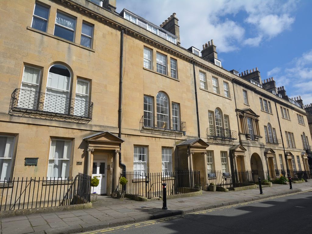 2 bed flat for sale in Brock Street, Bath BA1, £350,000