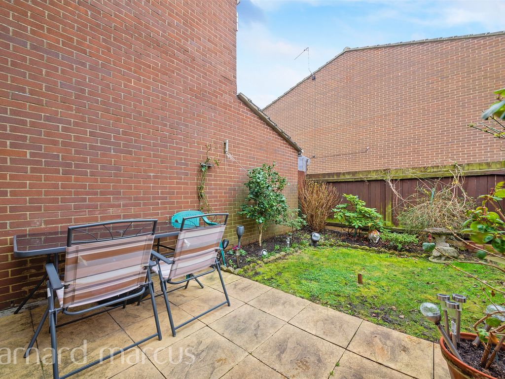 2 bed terraced house for sale in Staveley Gardens, London W4, £650,000