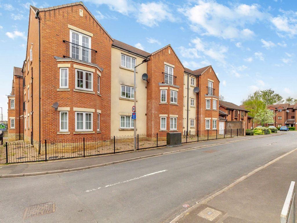1 bed flat for sale in Sheraton Court, Armthorpe Road, Doncaster DN2, £80,000