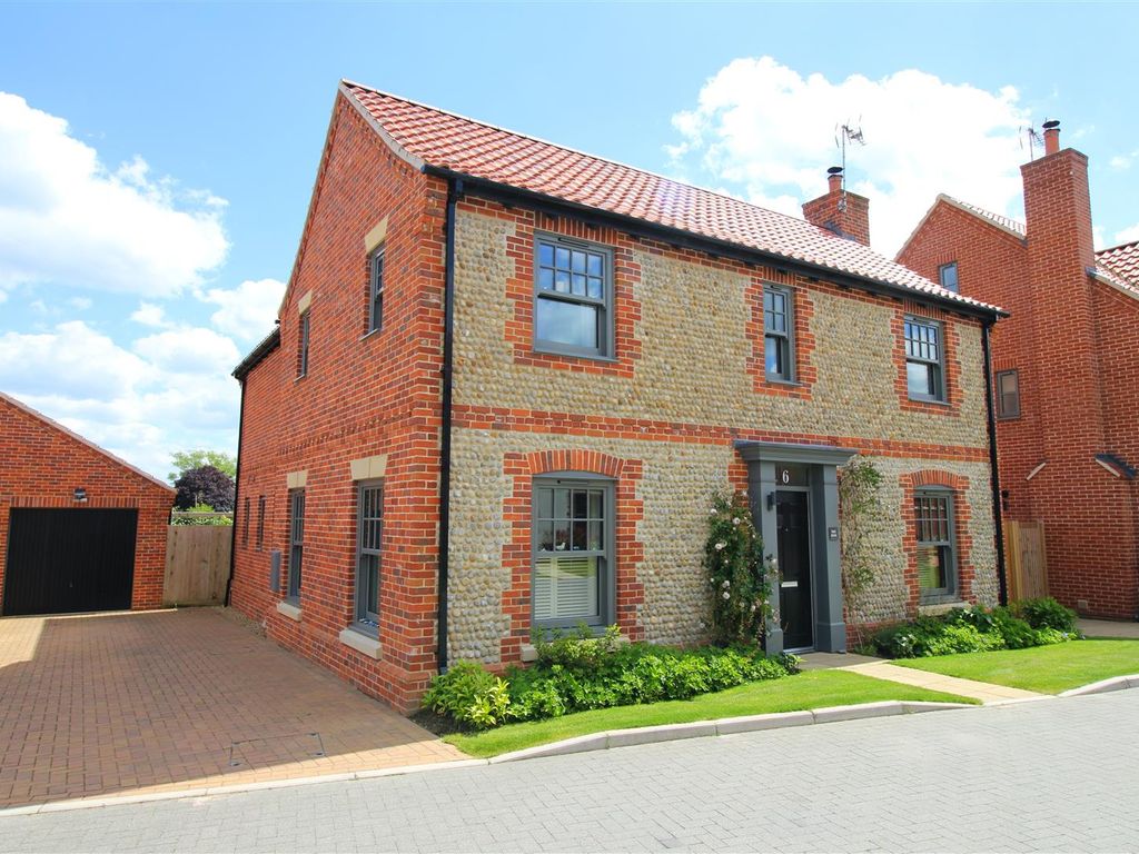 4 bed detached house for sale in Beck Close, Mundesley, Norwich NR11, £575,000