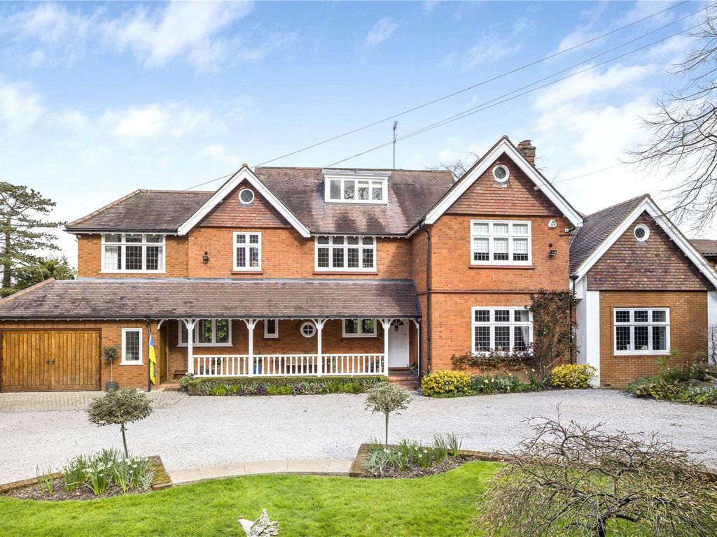 6 bed detached house to rent in Barnet Lane, Elstree, Hertfordshire WD6, £7,995 pcm
