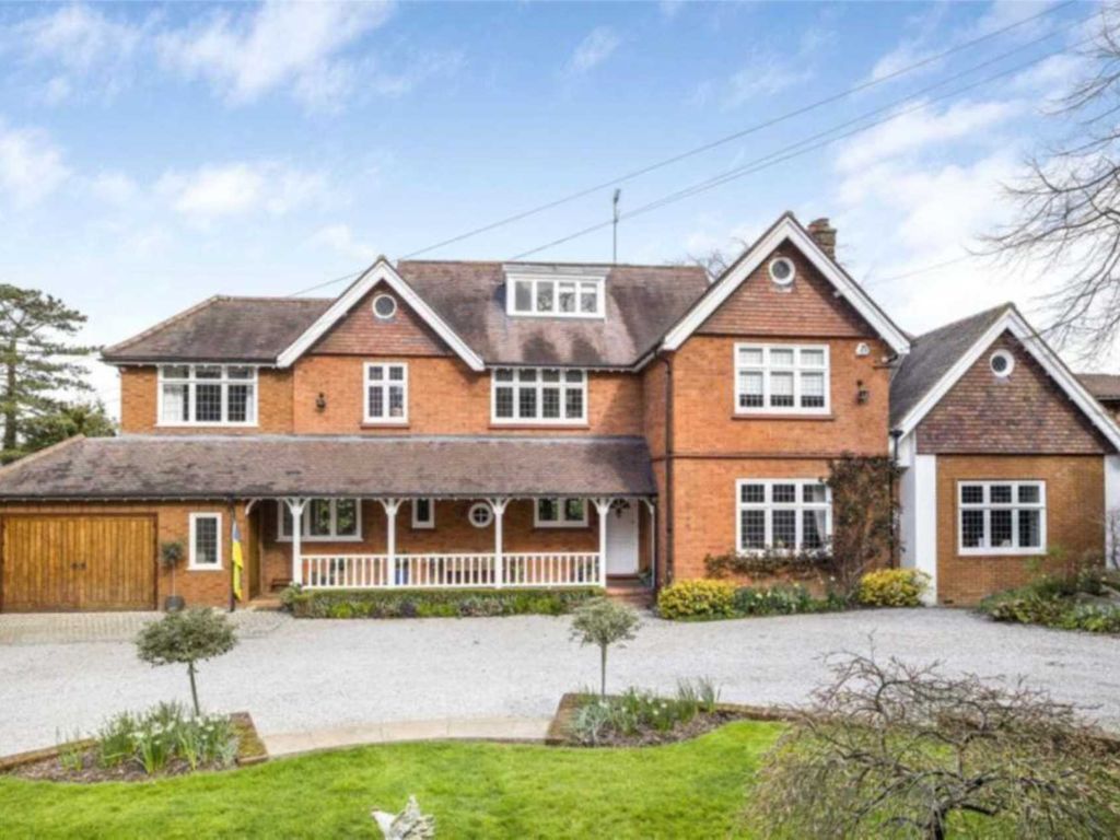 6 bed detached house to rent in Barnet Lane, Elstree WD6, £7,995 pcm