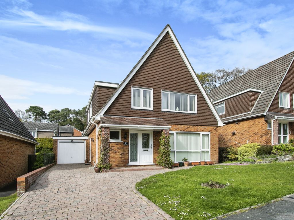 3 bed detached house for sale in Felton Road, Poole, Dorset BH14, £630,000