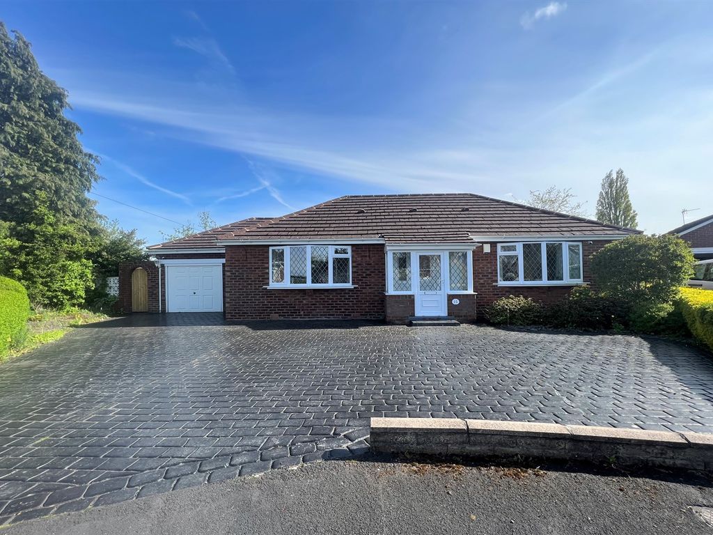 2 bed detached bungalow for sale in Fir Avenue, Bramhall, Stockport SK7, £580,000