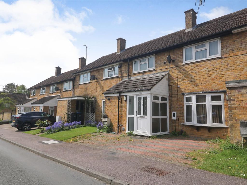 3 bed terraced house for sale in Fold Croft, Harlow CM20, £375,000
