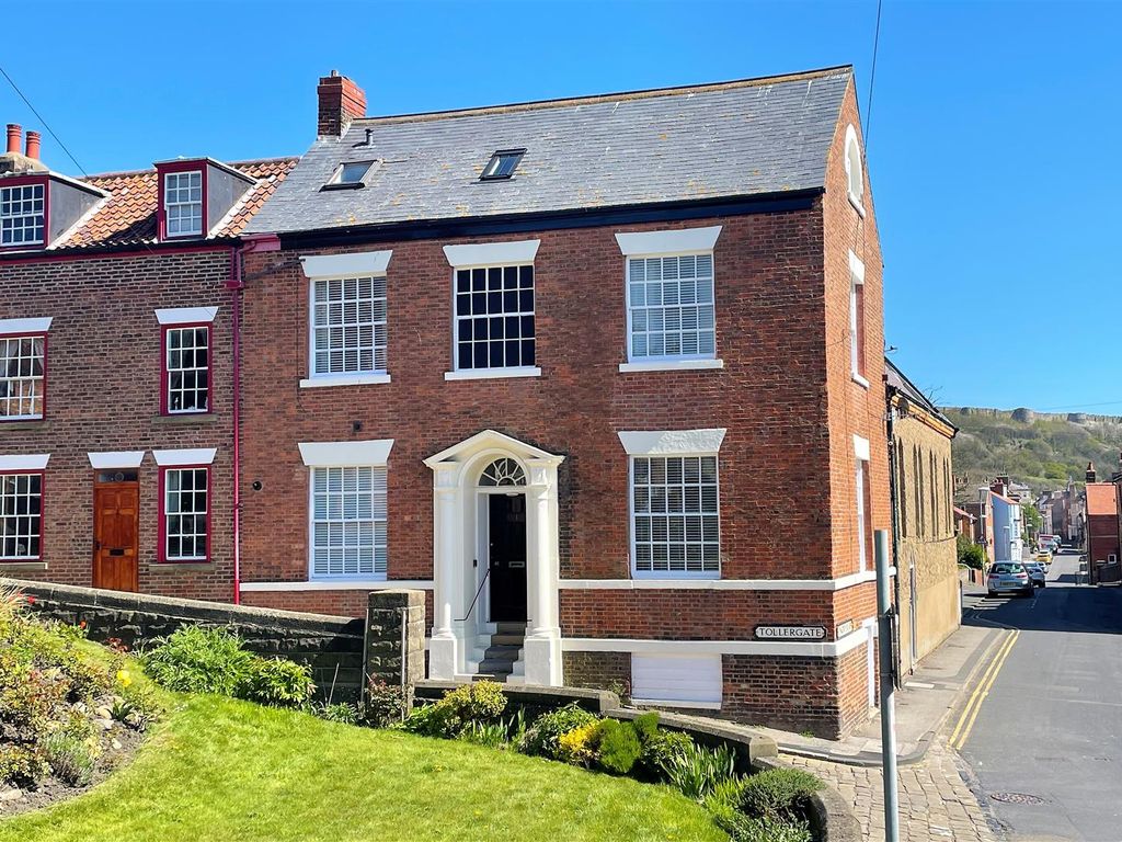 4 bed property for sale in Tollergate, Scarborough YO11, £350,000