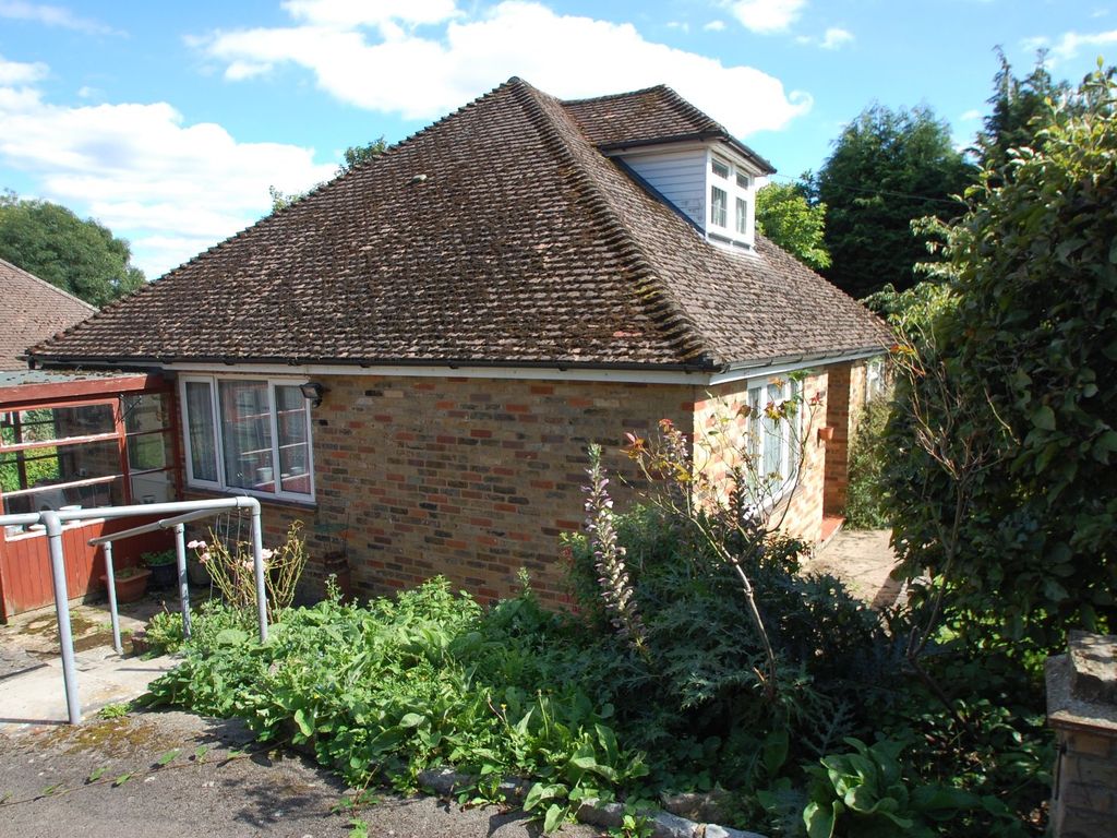3 bed property for sale in Milton Hill, Milton Fields, Chalfont St. Giles HP8, £850,000