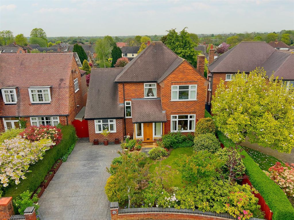 4 bed detached house for sale in Mount Drive, Nantwich, Cheshire CW5, £588,000