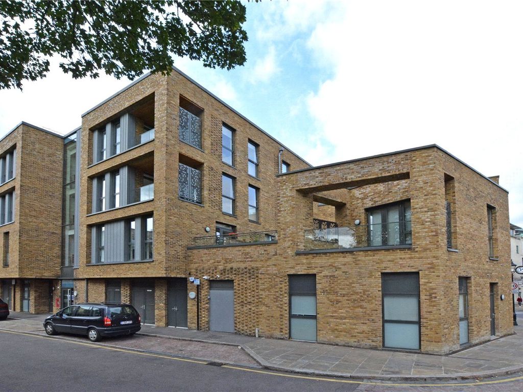 2 bed flat for sale in Shamrock House, 23 Bardsley Lane, Greenwich, London SE10, £650,000