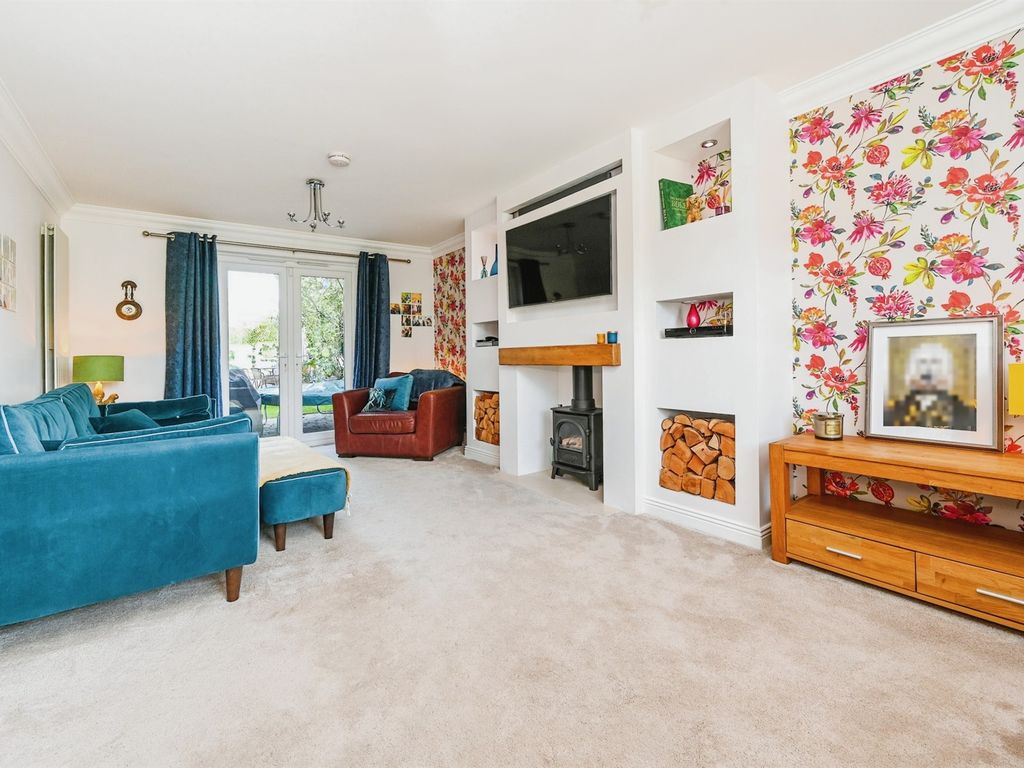 6 bed detached house for sale in Montague Way, Chellaston, Derby DE73, £500,000