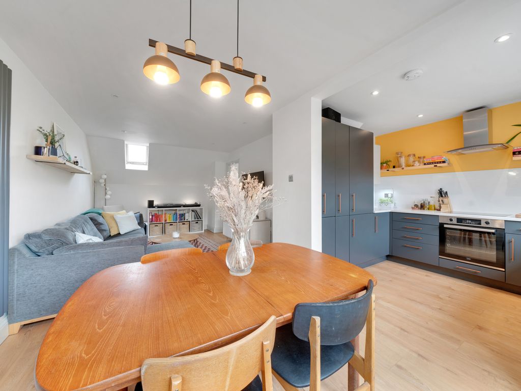 1 bed maisonette for sale in Fortuna Close, Islington, London N7, £425,000