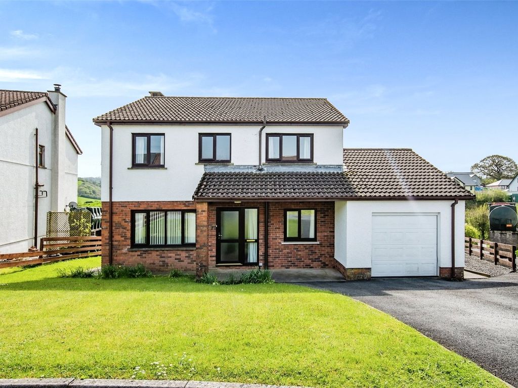4 bed detached house for sale in Bro Helyg, Rhydargaeau, Carmarthen SA32, £385,000