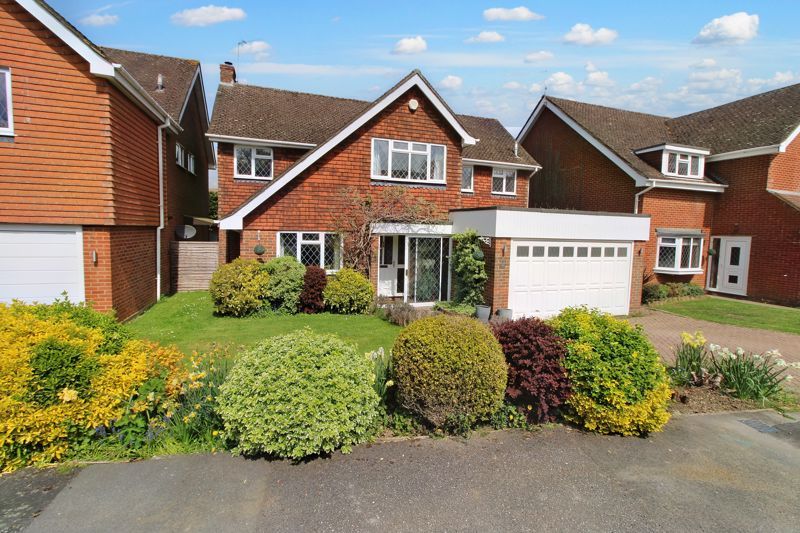 4 bed detached house for sale in Wheeler Avenue, Penn, High Wycombe HP10, £1,000,000