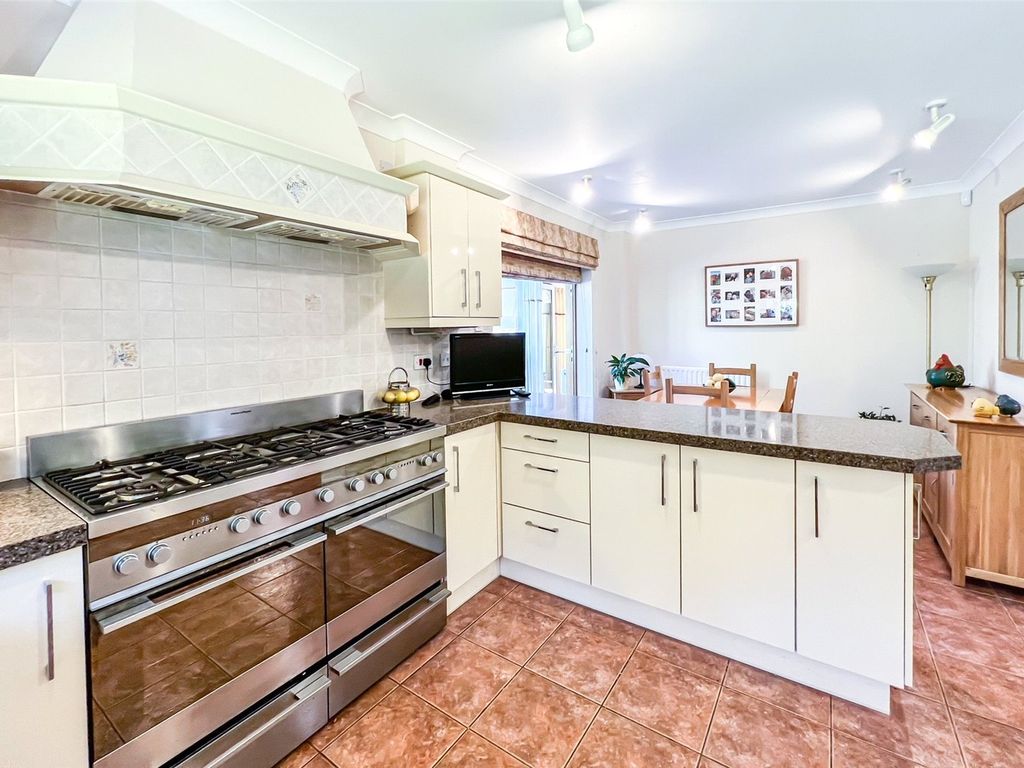 4 bed detached house for sale in Dumbleton Close, Southampton, Hampshire SO19, £695,000