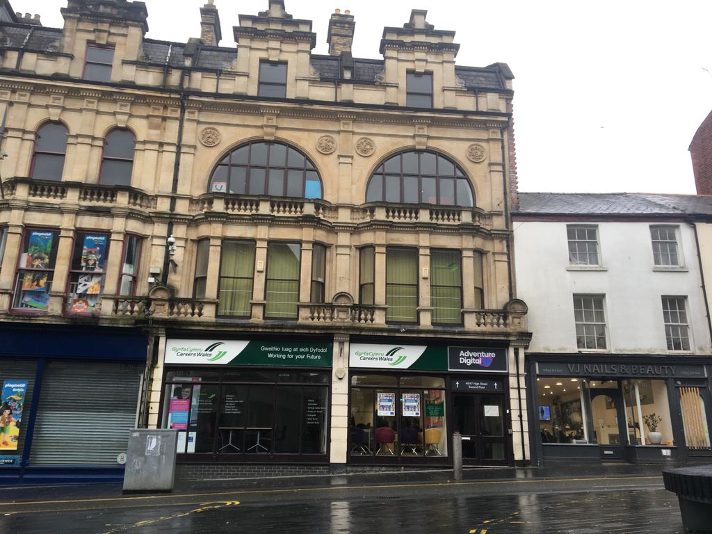 Office to let in High Street, Newport NP20, £6,080 pa