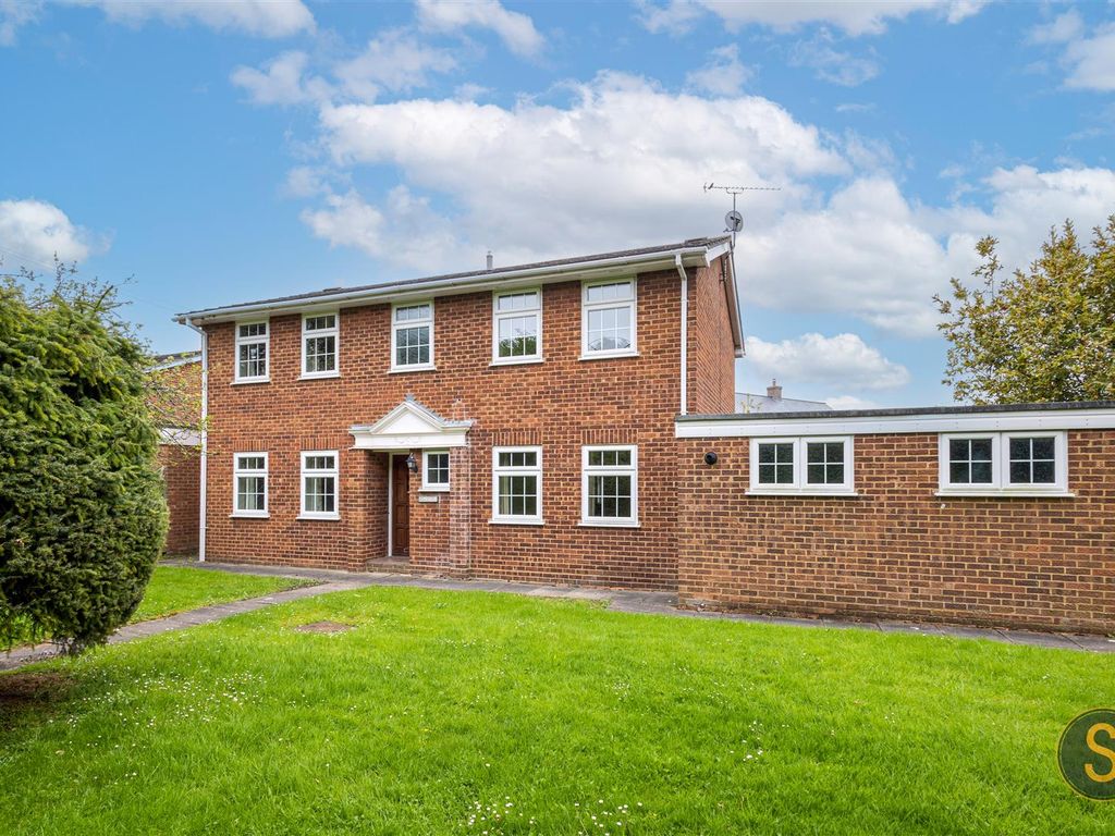 4 bed detached house for sale in Church Close, Aston Clinton, Aylesbury HP22, £599,950