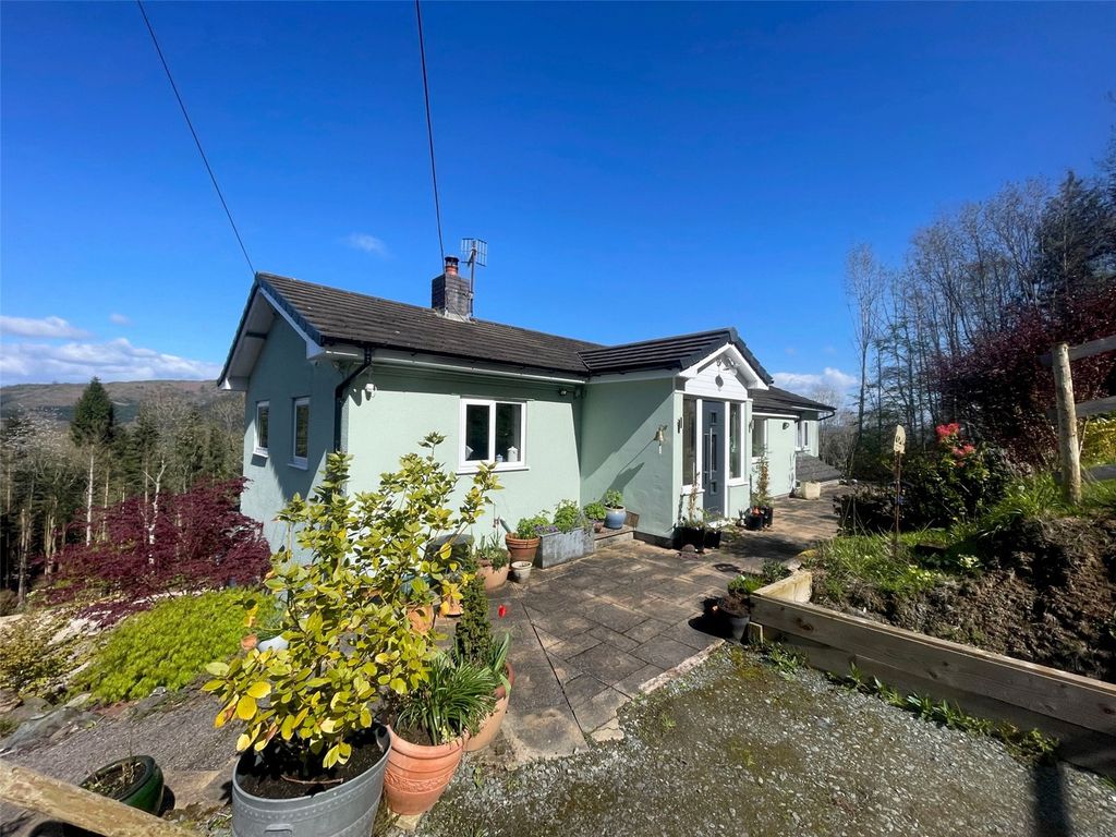 3 bed bungalow for sale in Meifod, Powys SY22, £595,000