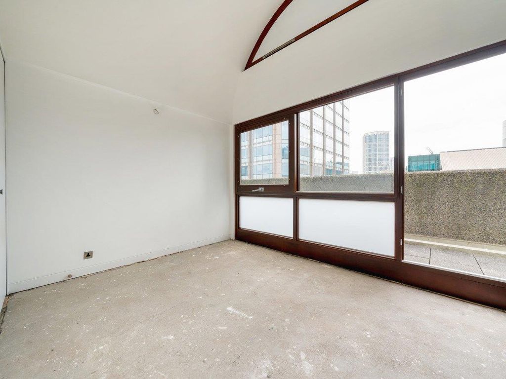 1 bed flat for sale in Barbican, London EC2Y, £795,000