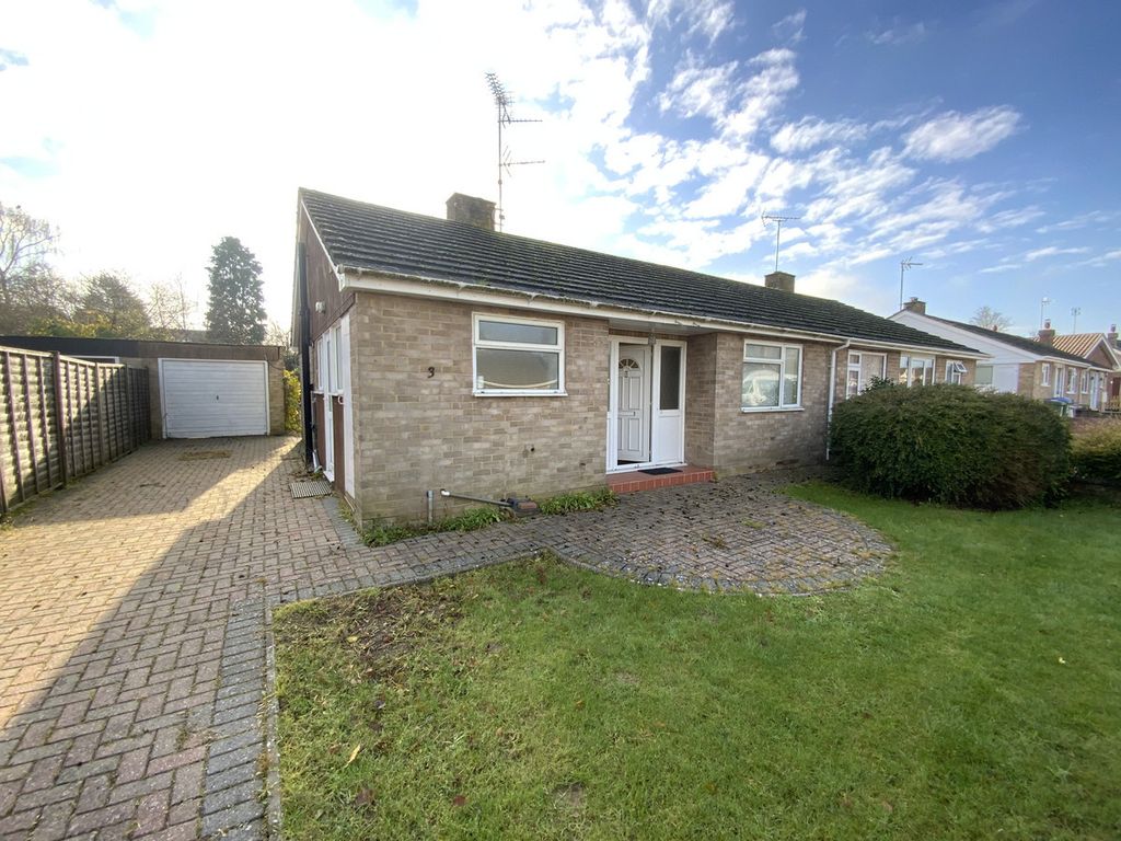 2 bed bungalow for sale in Flower Farm Close, Henfield BN5, £435,000
