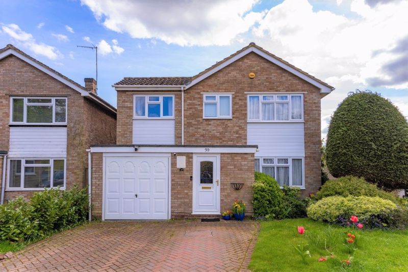 4 bed detached house for sale in Pound Lane, Marlow SL7, £935,000