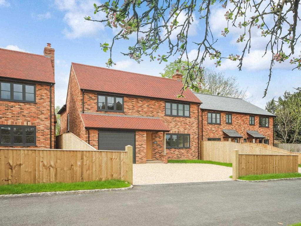 New home, 5 bed detached house for sale in Lamb Close, Slapton, Leighton Buzzard LU7, £800,000