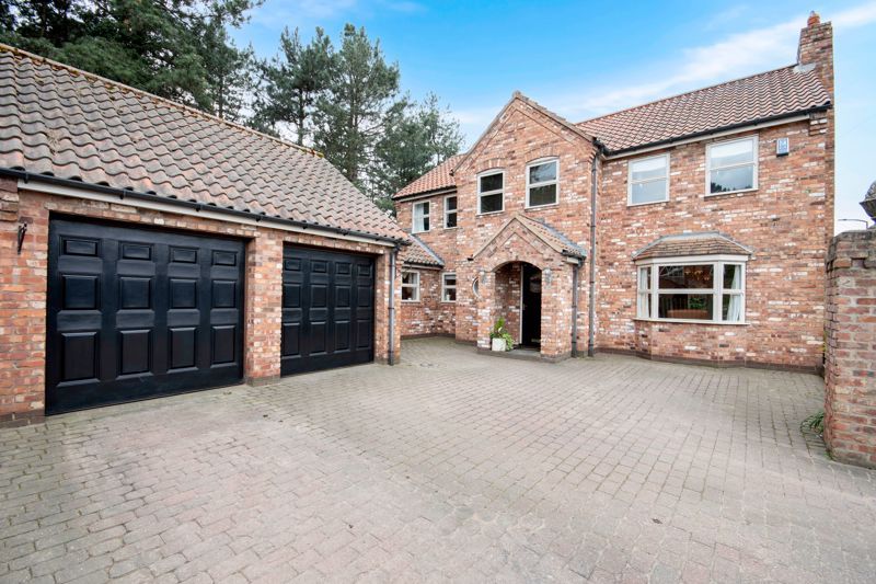 4 bed detached house for sale in Bank End Road, Blaxton, Doncaster DN9, £375,000