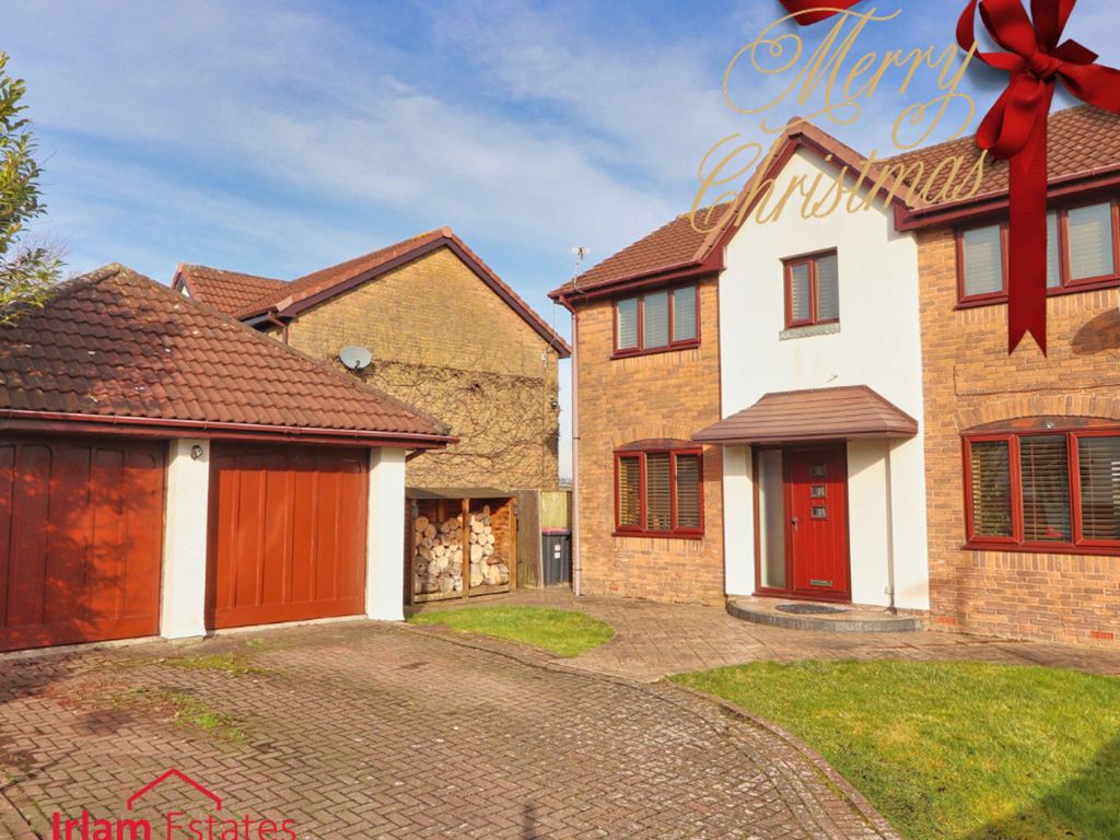 4 bed detached house for sale in Broomehouse Avenue, Irlam M44, £385,000