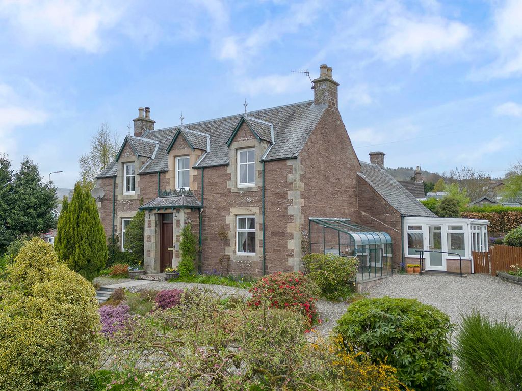 5 bed detached house for sale in Burrell Street, Crieff PH7, £525,000