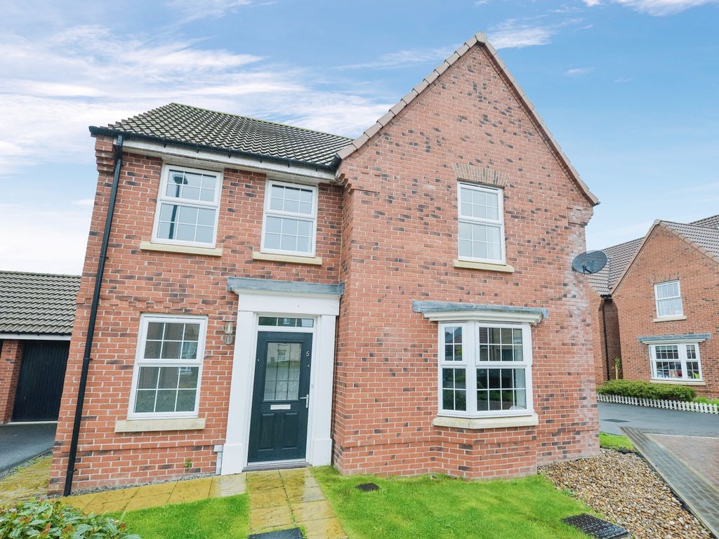 4 bed detached house for sale in Mayfair Court, Northallerton, North Yorkshire DL7, £400,000