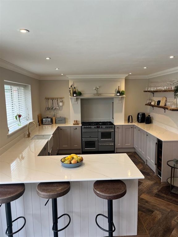 5 bed detached house to rent in Moody Road, Stubbington, Fareham PO14, £3,300 pcm