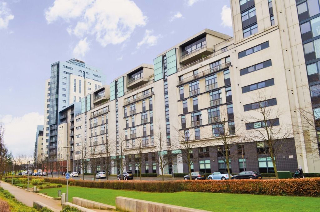 2 bed flat to rent in Glasgow Harbour Terrace, Glasgow Harbour, Glasgow G11, £1,295 pcm