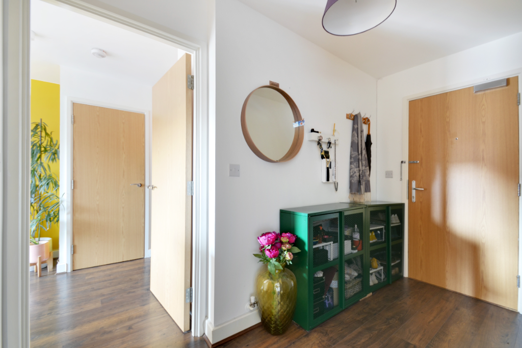 1 bed flat for sale in Booth Road, London E16, £360,000