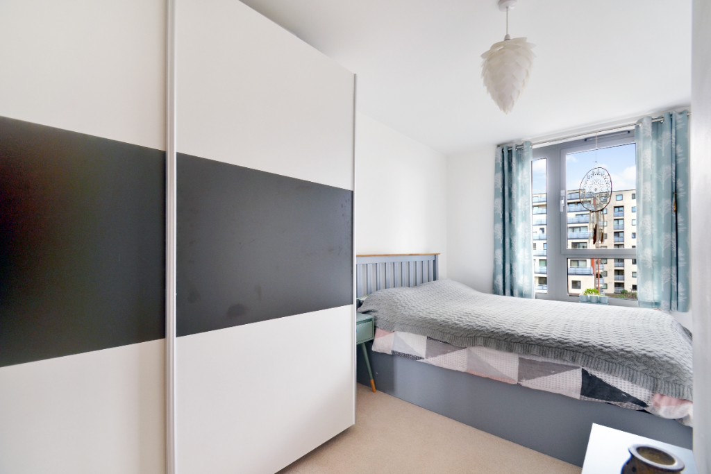 1 bed flat for sale in Booth Road, London E16, £360,000
