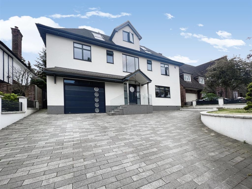 5 bed property for sale in Old Bedford Road, Luton LU2, £1,750,000