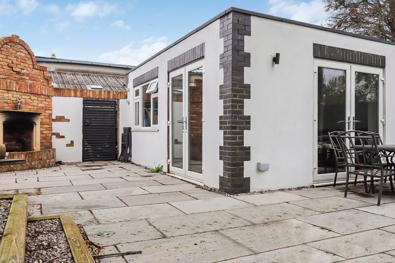 3 bed semi-detached bungalow for sale in Wells Avenue, Southend-On-Sea SS2, £400,000