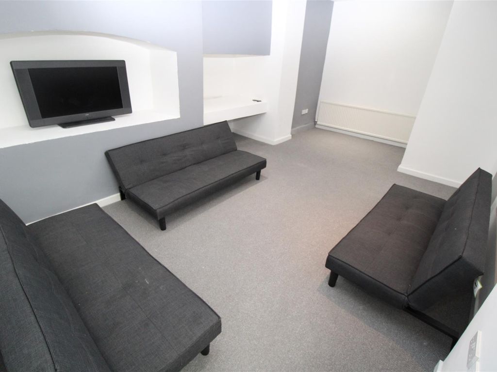Room to rent in Park Street, Treforest, Pontypridd CF37, £450 pcm