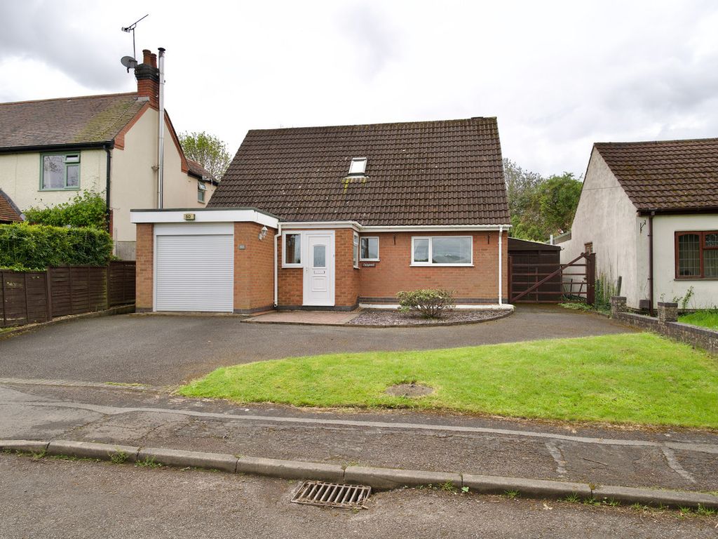 3 bed detached bungalow for sale in Newland Lane, Coventry CV7, £385,000