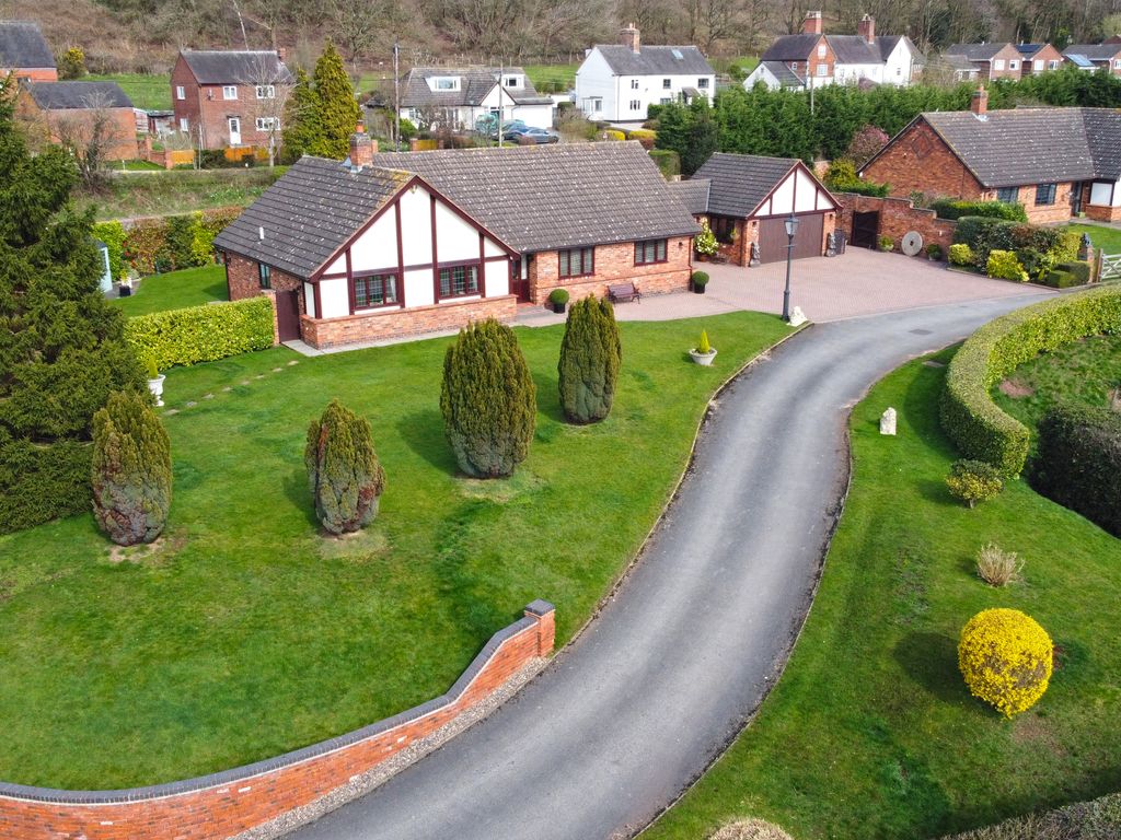 4 bed detached bungalow for sale in School Lane, Hints, Tamworth B78, £750,000