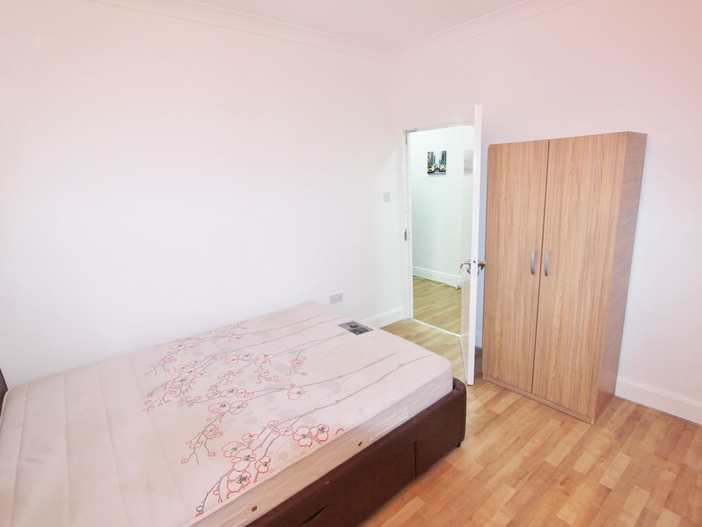 1 bed flat to rent in Park Lane, Wembley HA9, £1,200 pcm