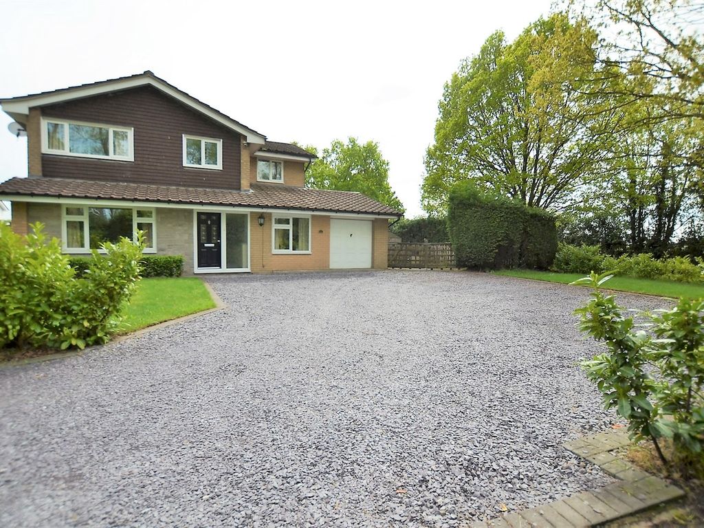 4 bed detached house for sale in Lingmell Gardens, Holmes Chapel, Crewe CW4, £475,000